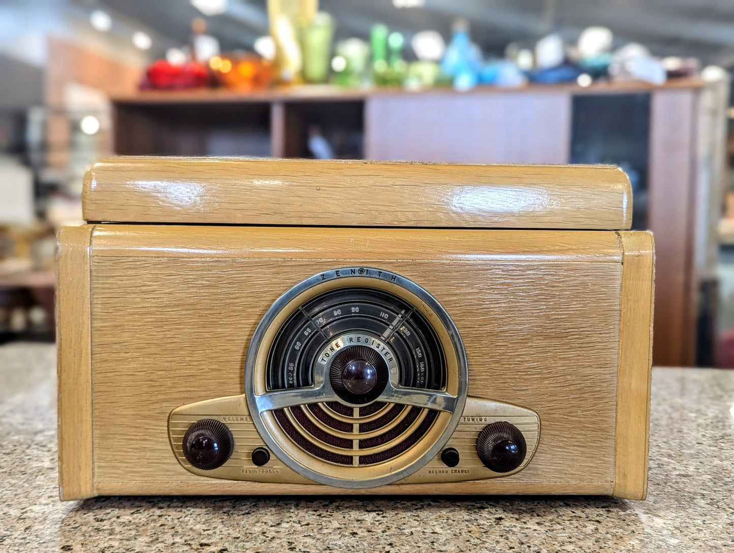 1940s Zenith Model 6R886