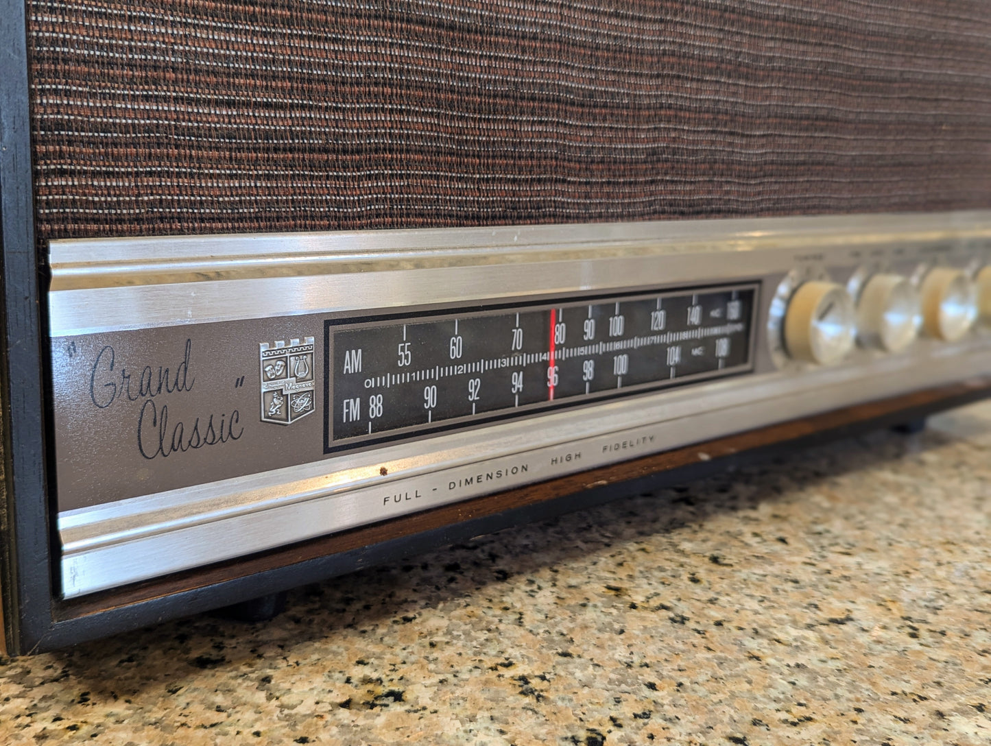 1960s Magnavox Grand Classic Radio