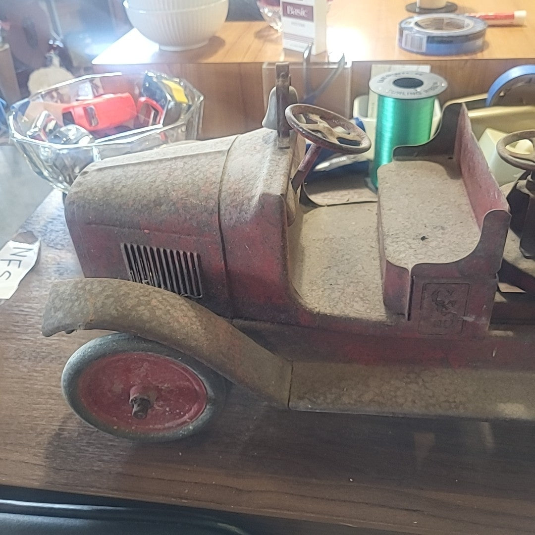 Buddy L Aerial Vintage Metal Fire CFD Truck