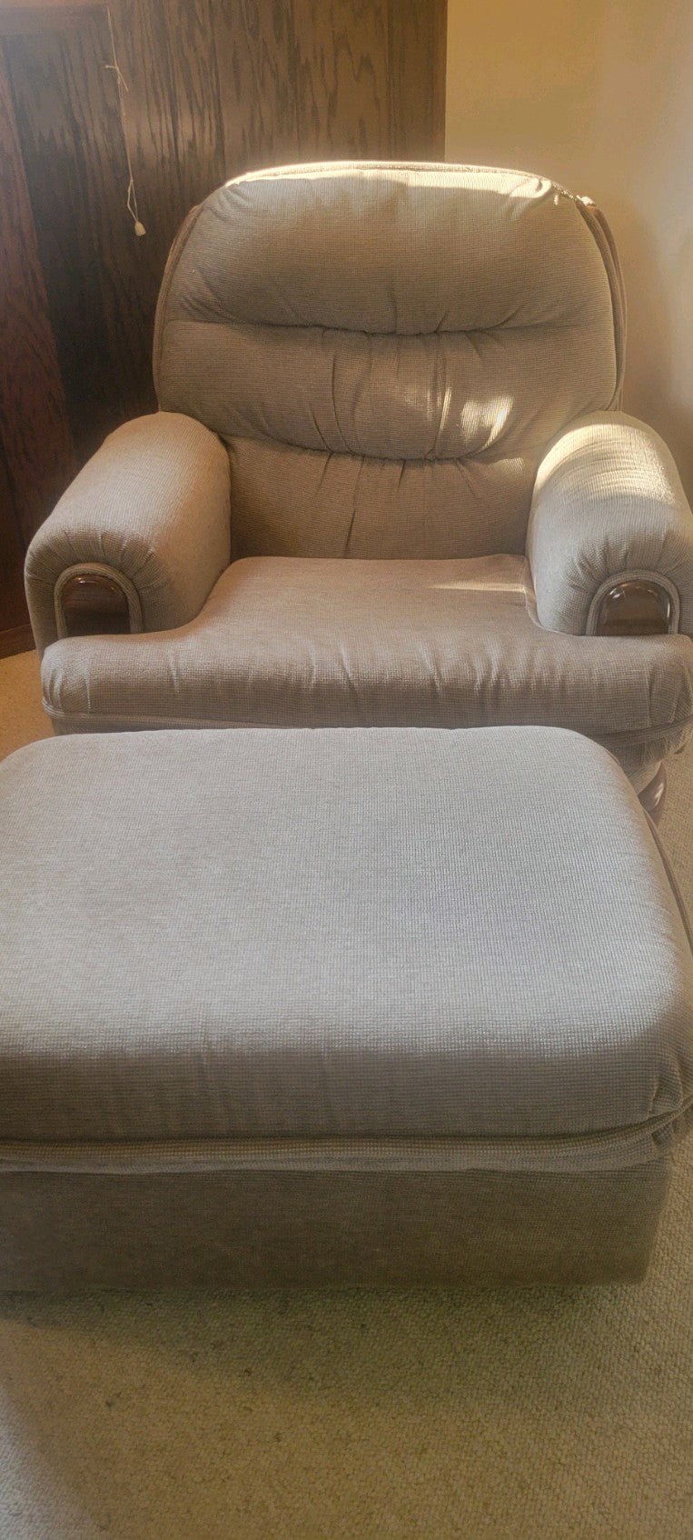 Chair w/Ottoman