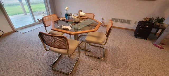 Dining Room Table w/4 Chairs