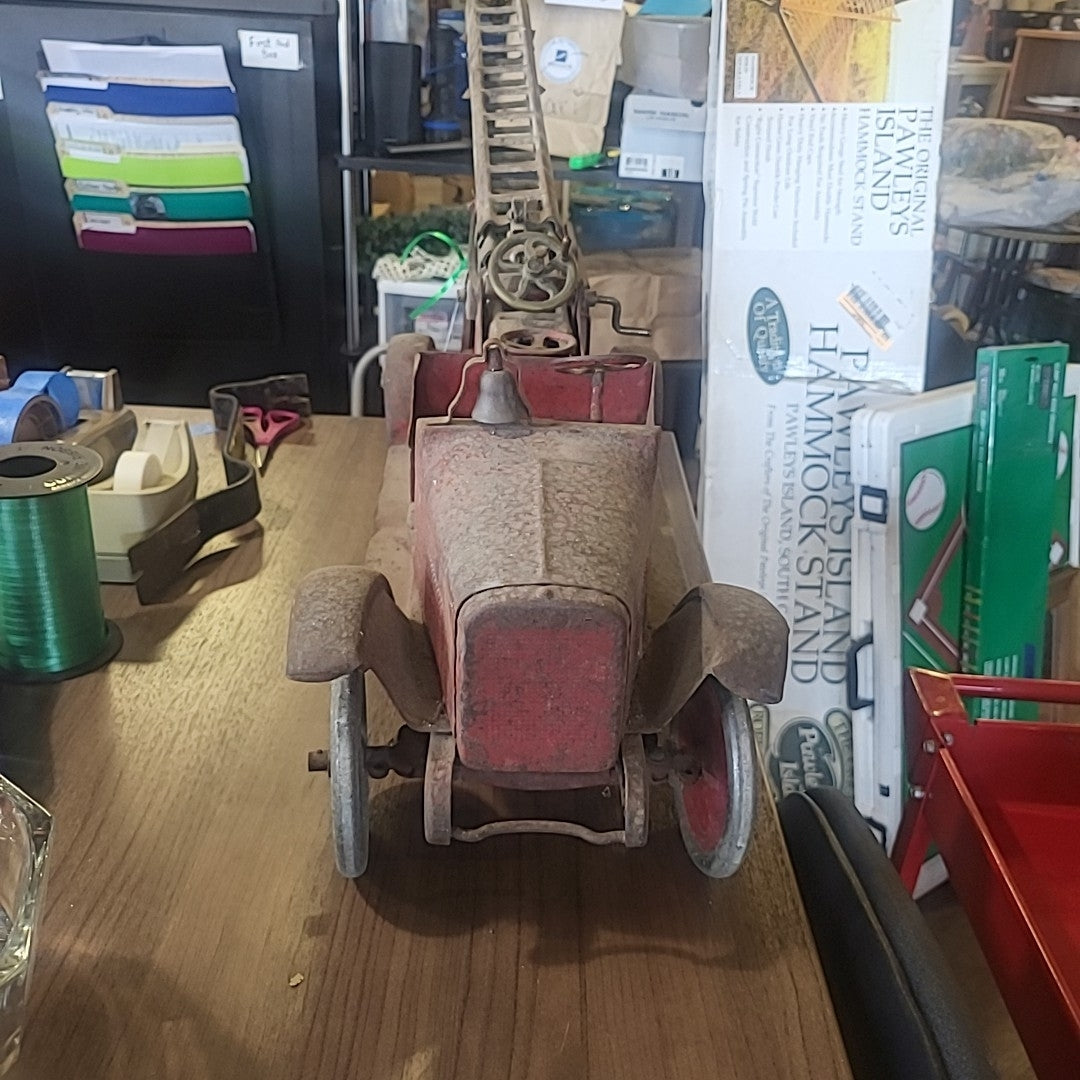 Buddy L Aerial Vintage Metal Fire CFD Truck