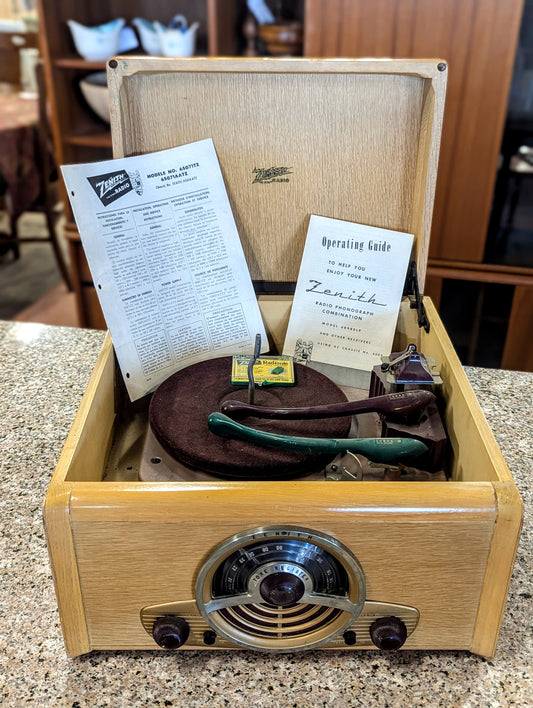 1940s Zenith Model 6R886