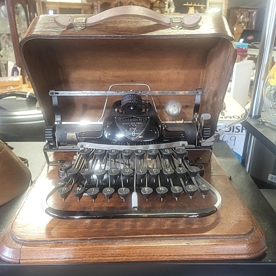 Blickensderfer Typewriter No. 7 with Original Wooden Case
