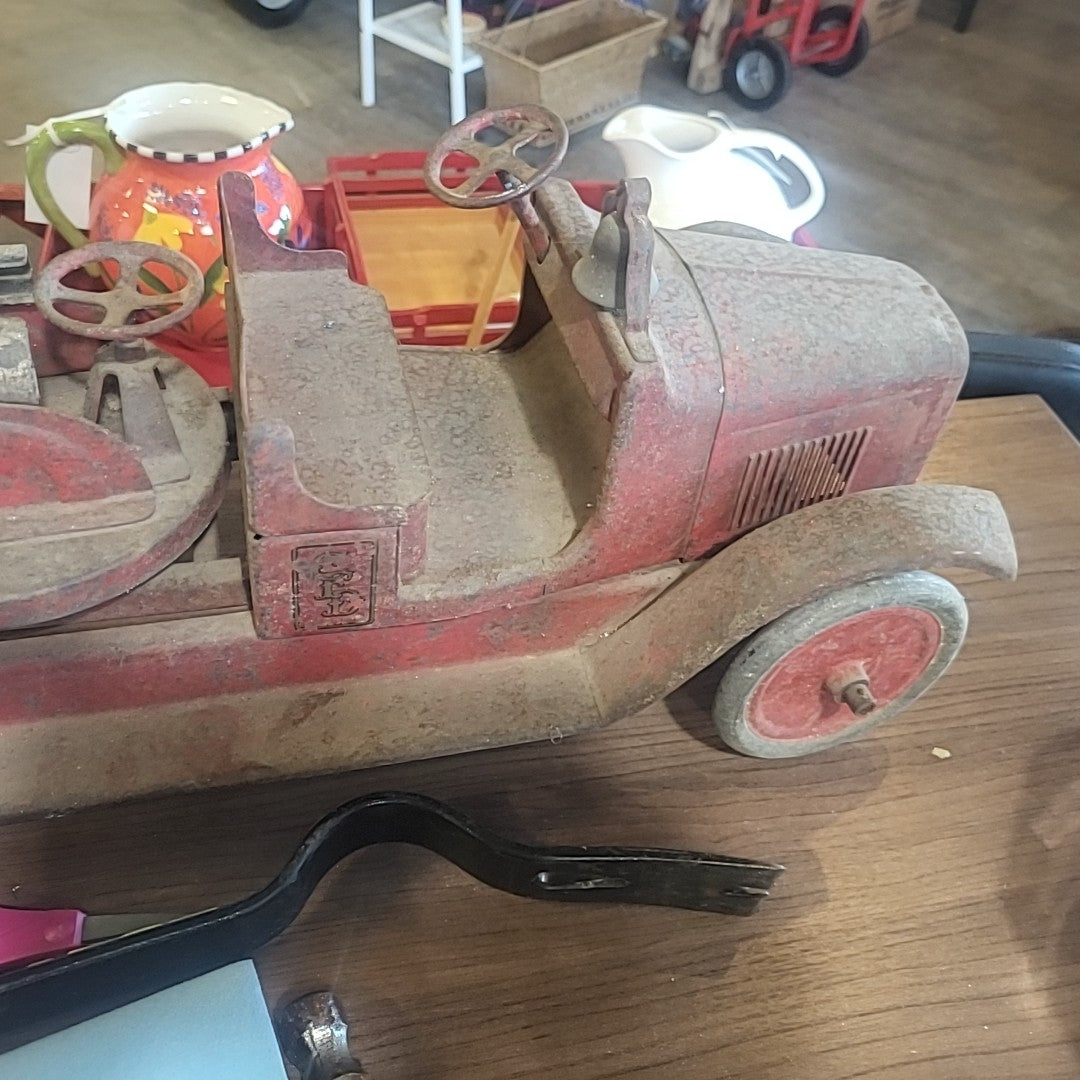 Buddy L Aerial Vintage Metal Fire CFD Truck