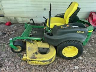 Lawn Mower- Zero Turn John Deere Lawn Mower